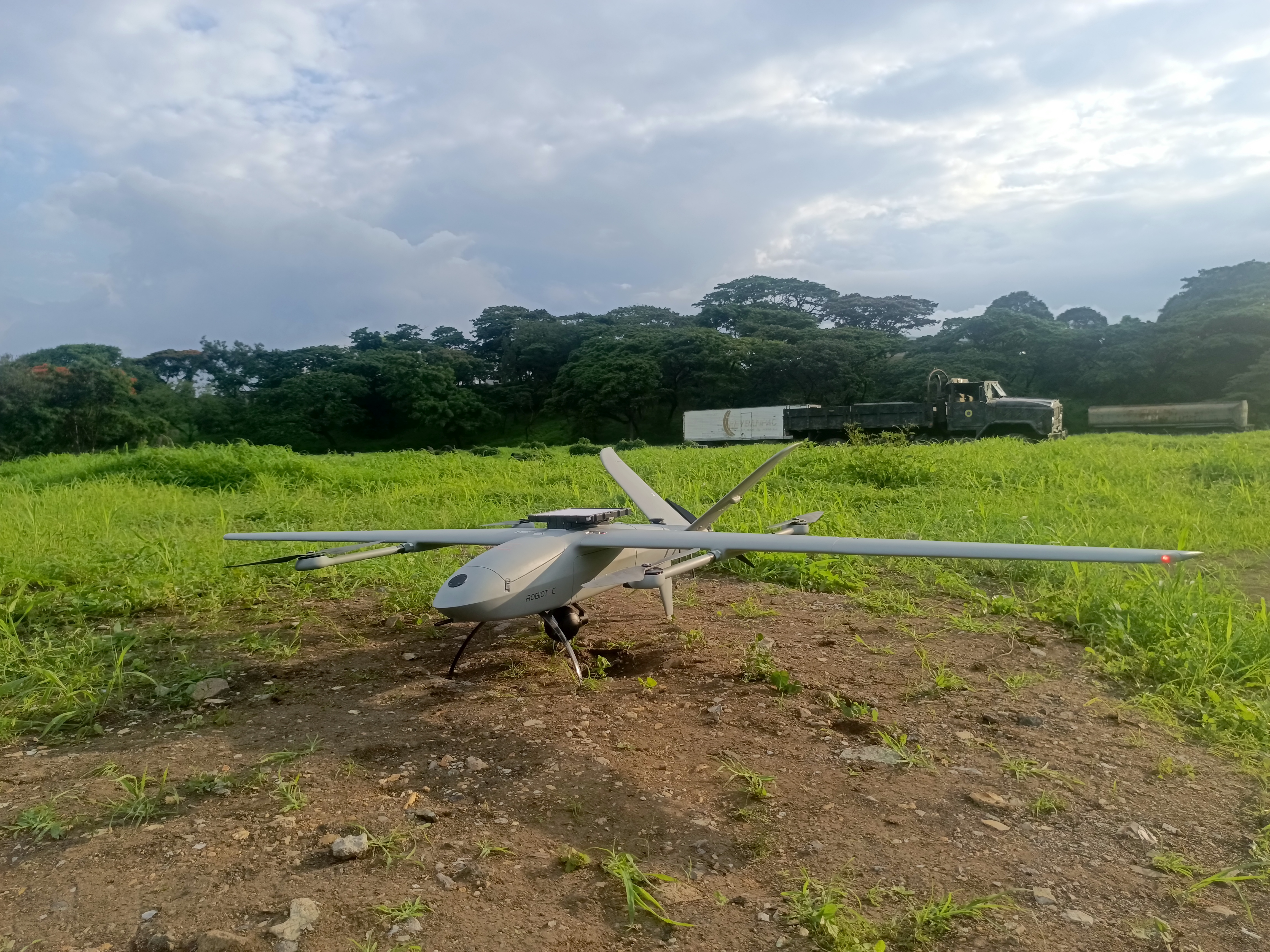 Dron RB03